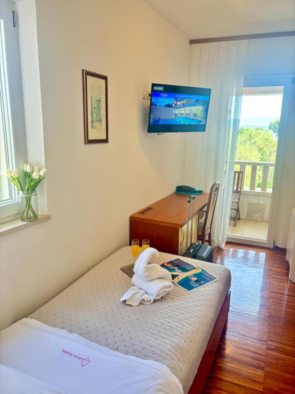 Single Room,1662392383:JPEG